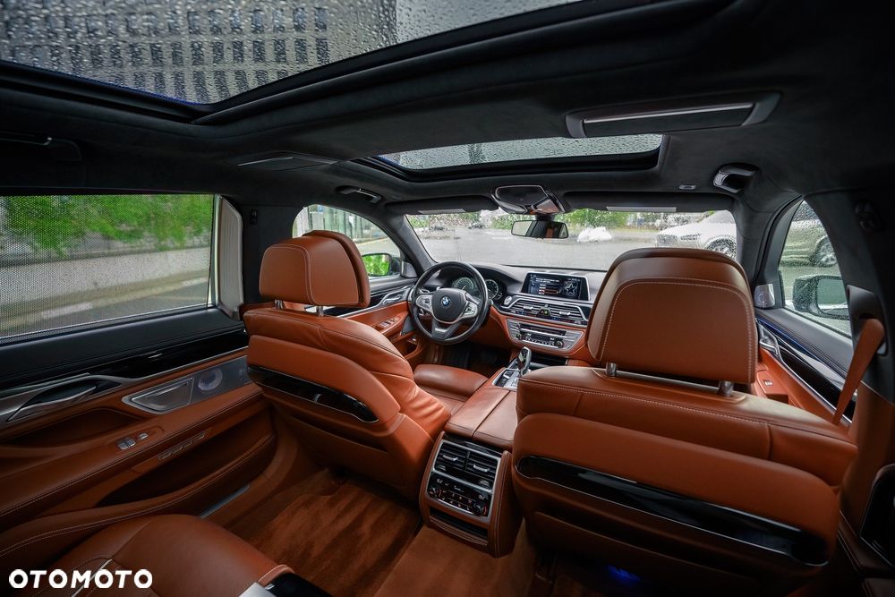 BMW Seria 7 750i - 11