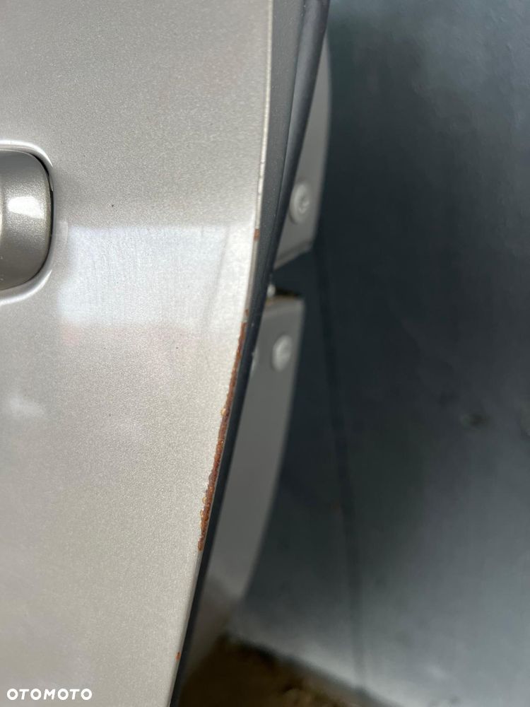 Drzwi lewy tył Toyota Corolla Verso II (4S0) - 5