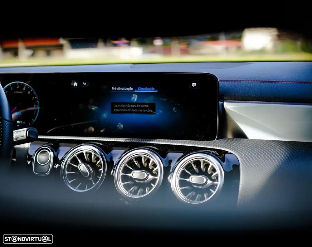 Mercedes-Benz CLA 250 e Shooting Brake AMG Line - 10