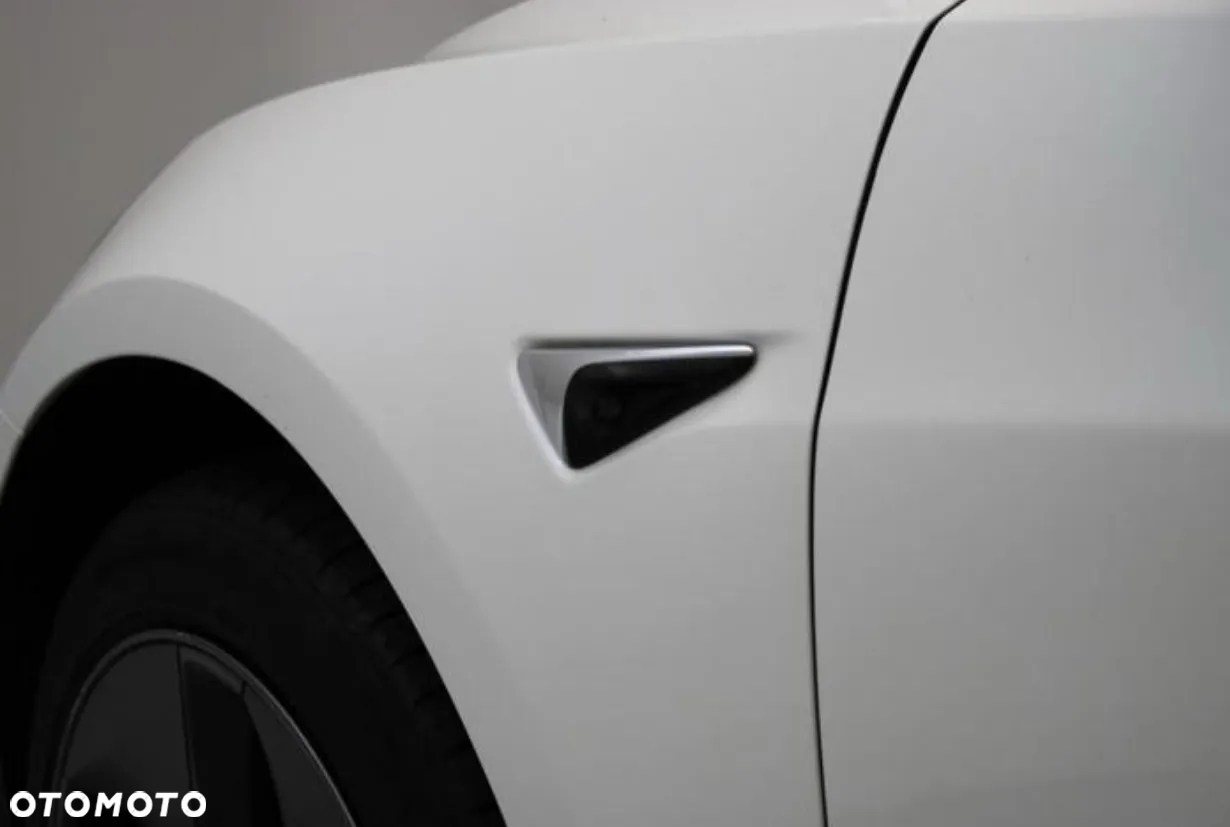 Tesla Model 3 Standard Reichweite Plus Hinterradantrieb - 34