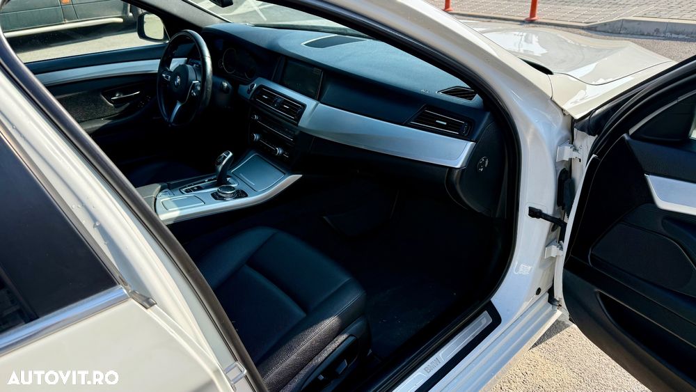 BMW Seria 5 530d xDrive Sport-Aut. Modern Line - 12