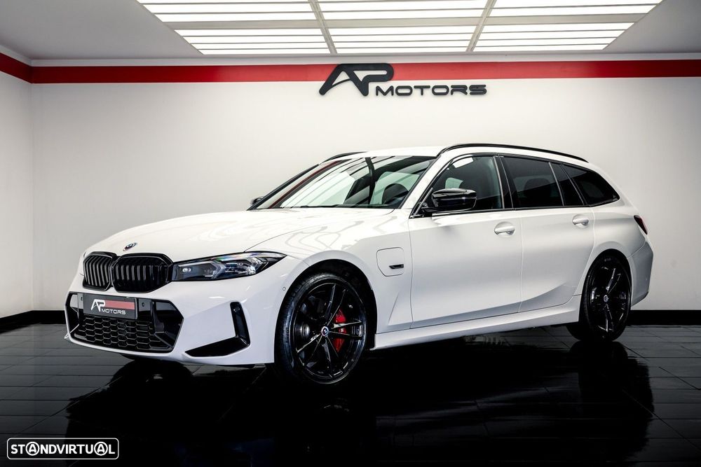 BMW 330 e Pack Desportivo M Auto - 1