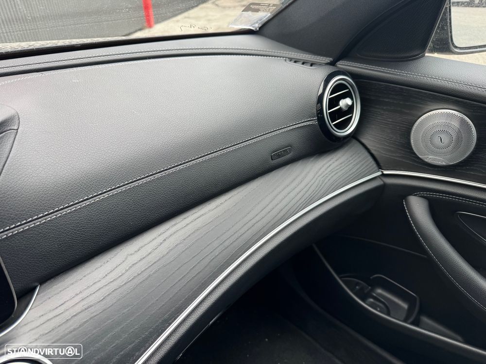 Mercedes-Benz E 300 de AMG Line - 28