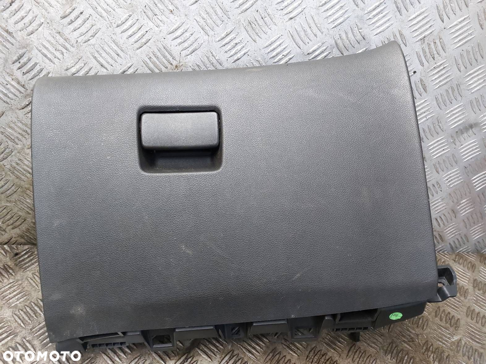 SCHOWEK PASAŻERA + RAMKA ŚRODKOWA KOKPITU ASTRA J EU 13262607 13257562 - 4