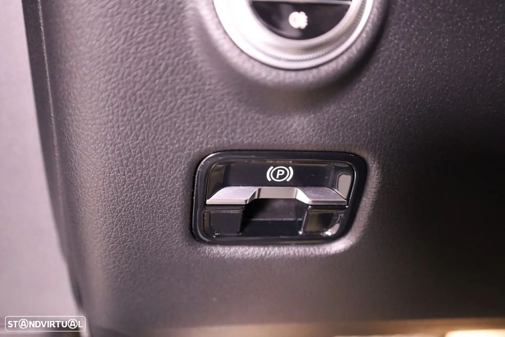 Mercedes-Benz C 300 e T 9G-TRONIC Avantgarde - 43