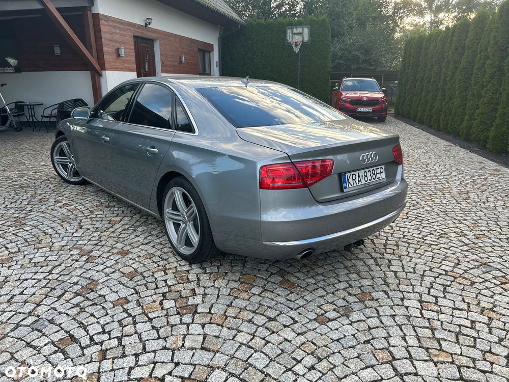 Audi A8 - 6