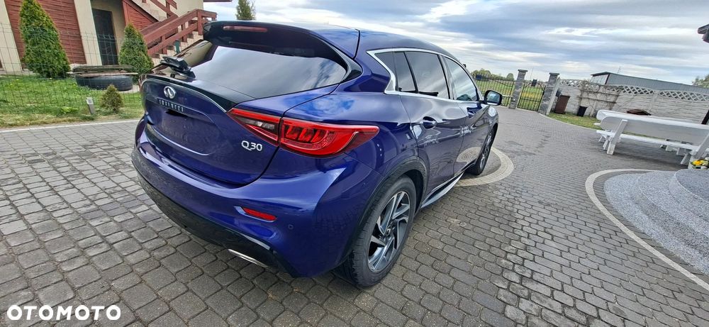 Infiniti Q30 2.2d Premium City Black AWD 7DCT - 7