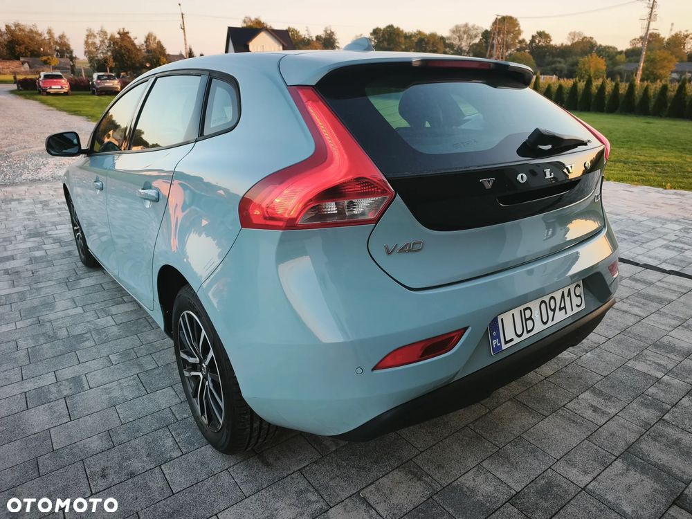 Volvo V40 D2 Drive-E Momentum - 9