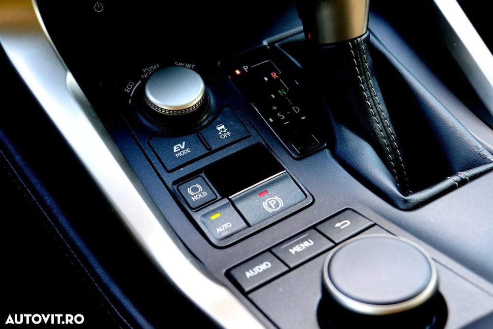 Lexus Seria NX 300h E-FOUR F Sport - 14