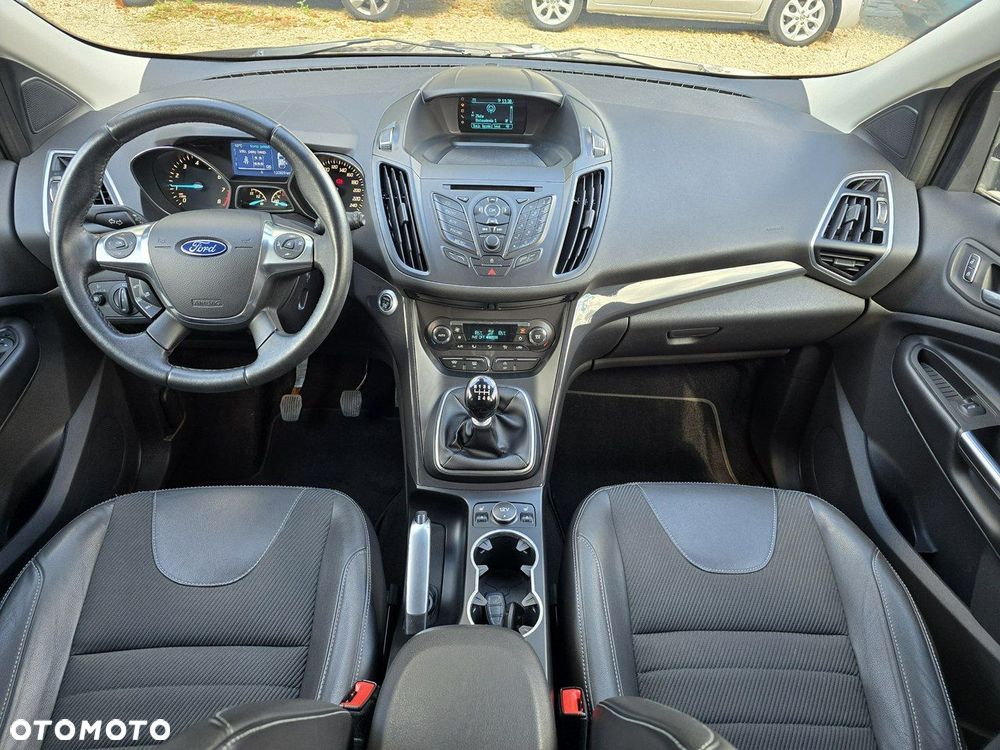 Ford Kuga 1.6 EcoBoost 2x4 Titanium - 8