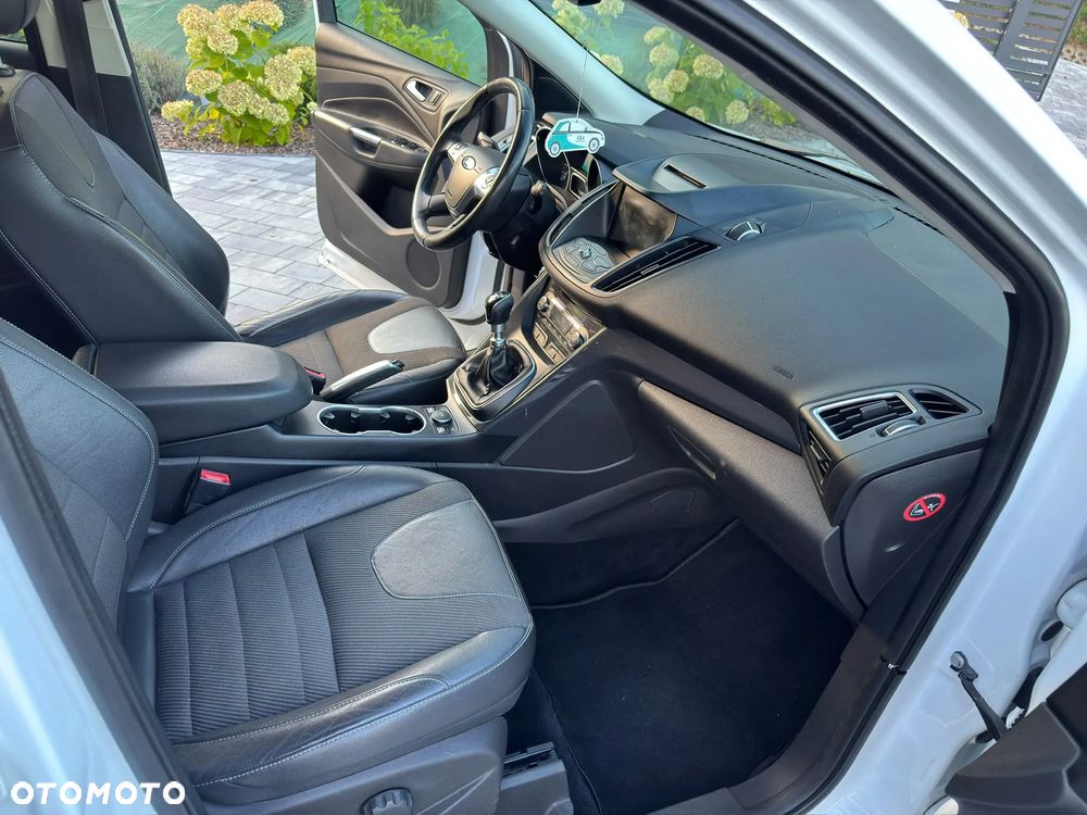 Ford Kuga - 12