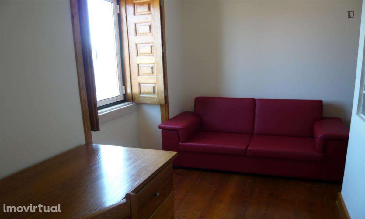 Quarto - localizado em  Coimbra - Grande imagem: 3/8