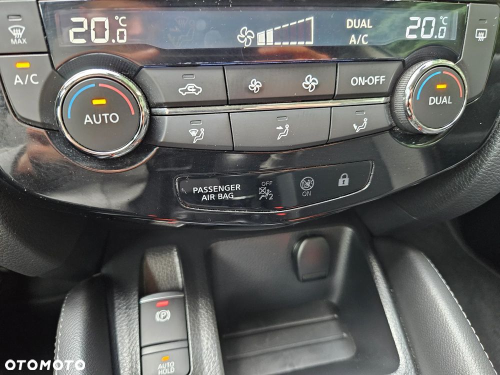 Nissan Qashqai 1.2 DIG-T N-Vision - 27