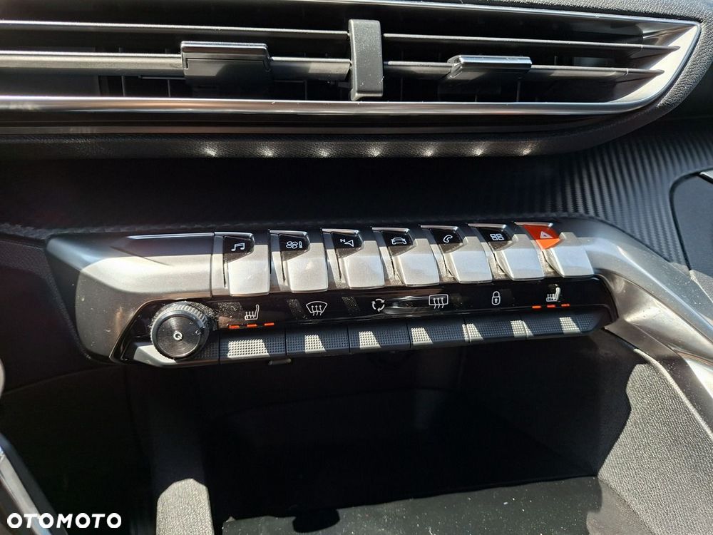 Peugeot 5008 1.5 BlueHDi Allure S&S - 22