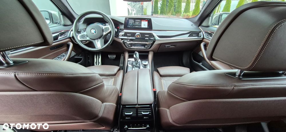 BMW Seria 5 M550d xDrive - 13