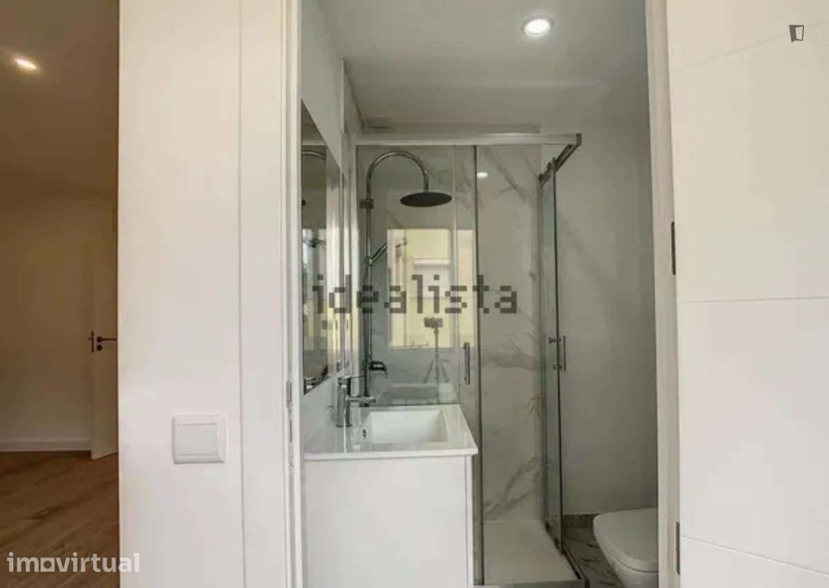 Quarto - localizado em Amadora Lisbon - Grande imagem: 4/21