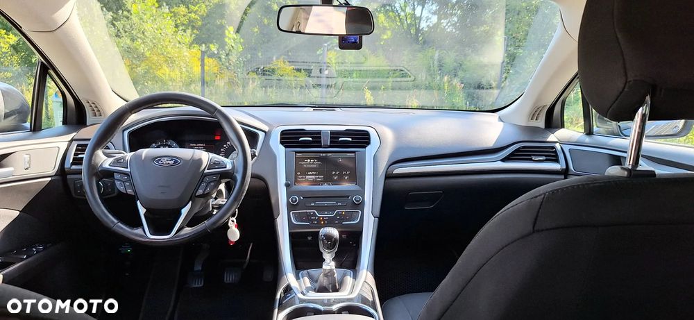 Ford Mondeo - 29