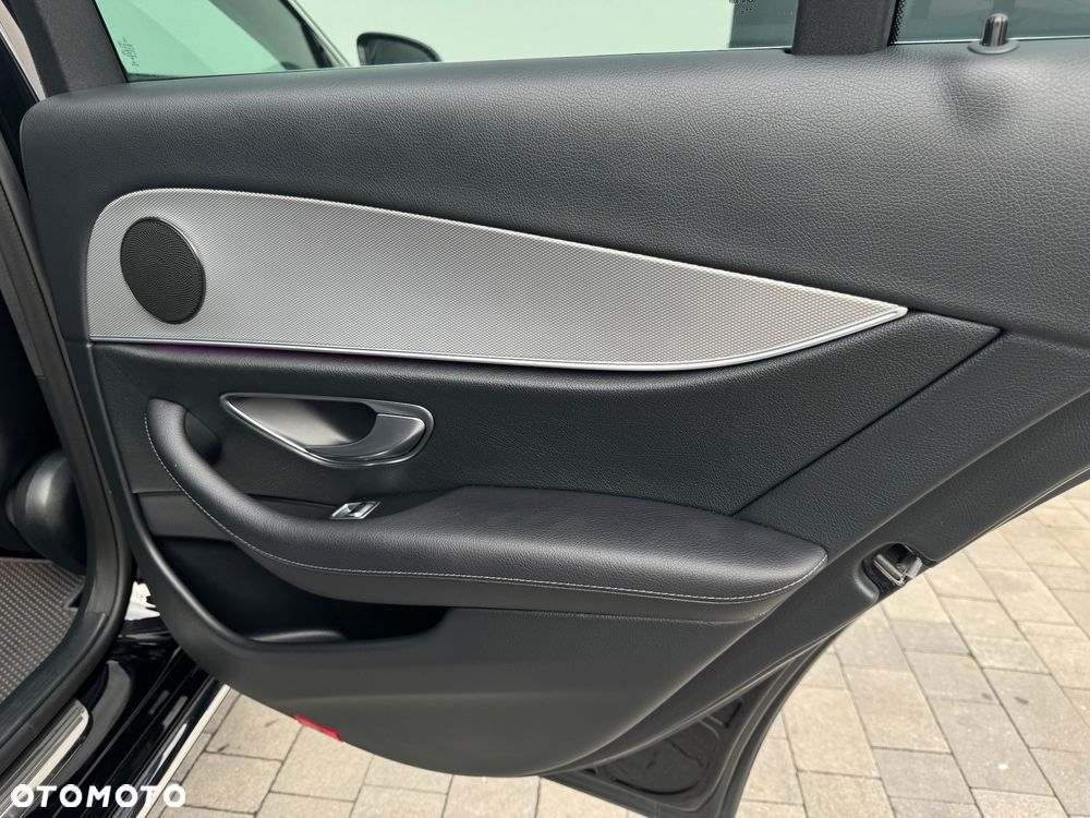 Mercedes-Benz Klasa E 220 d Business Edition 9G-TRONIC - 32