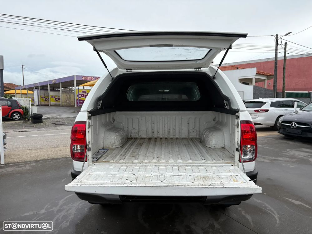 Toyota Hilux 2.4 D-4D 2WD CD - 11