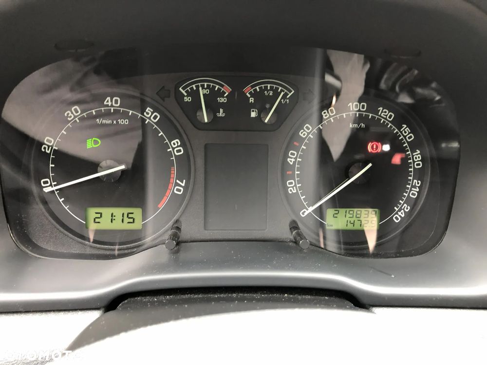 Skoda Octavia 1.6 Tour Classic - 6