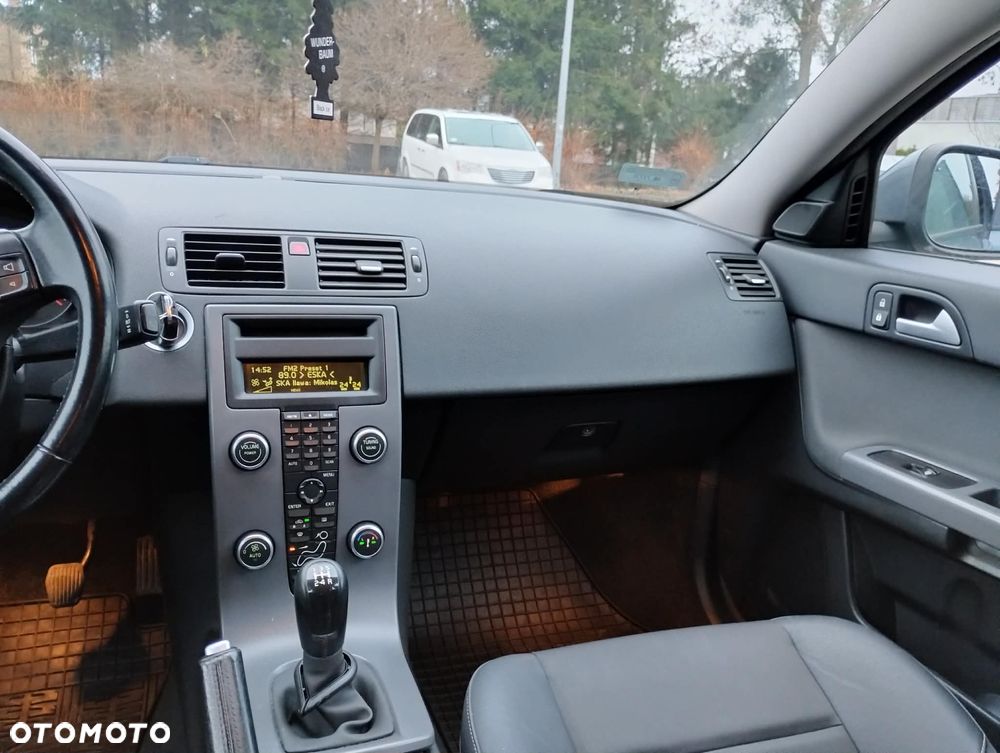 Volvo V50 1.6D DPF DRIVe - 17