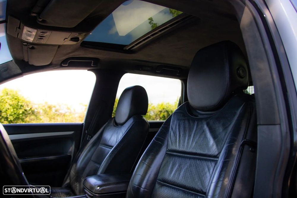 Porsche Cayenne Turbo - 26