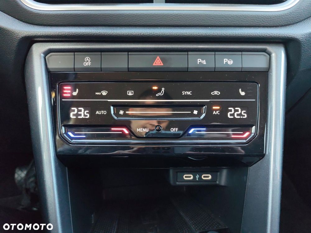 Volkswagen T-Roc 1.5 TSI Style DSG - 17