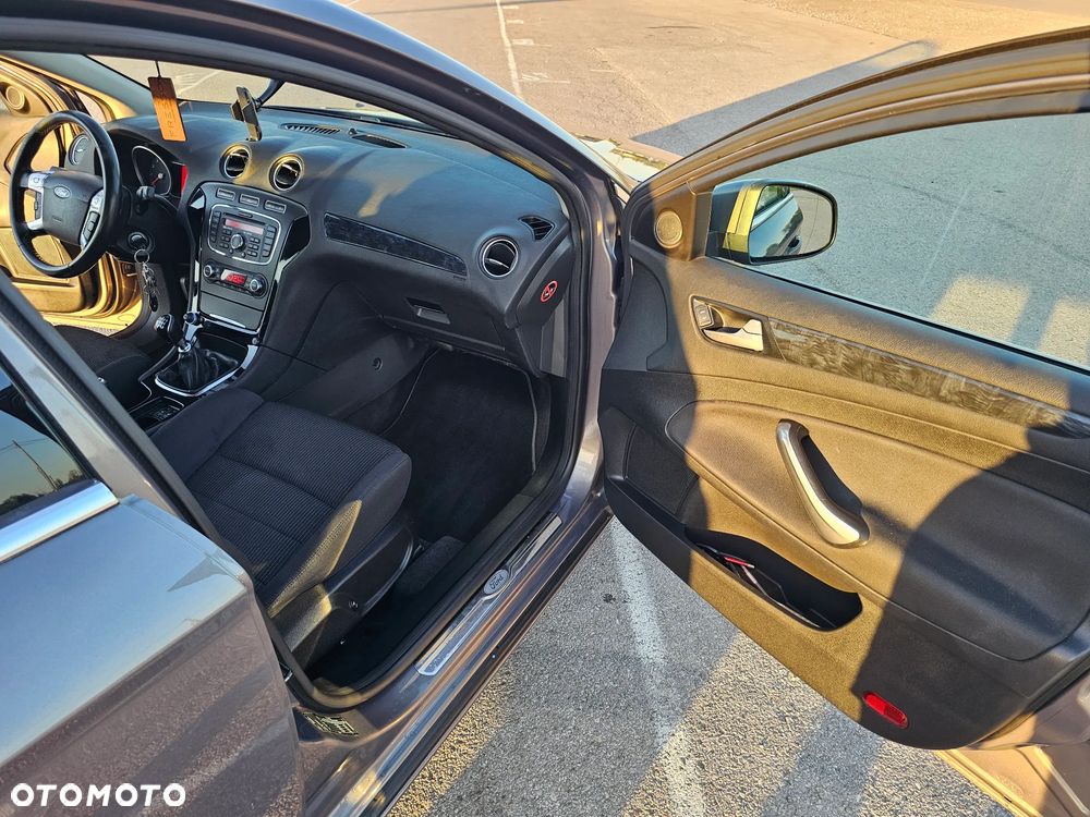 Ford Mondeo 1.6 T Titanium - 24