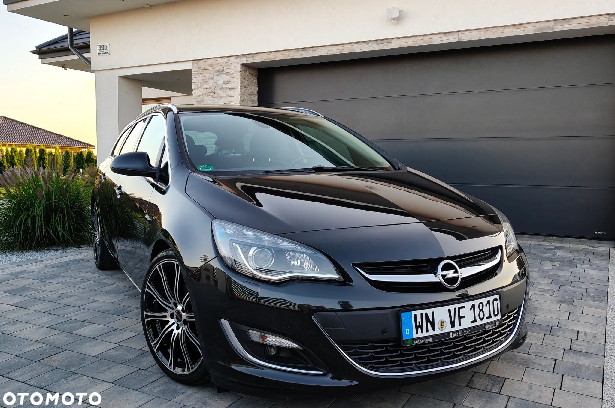 Opel Astra 1.4 Turbo Exklusiv - 1