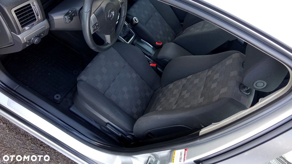 Opel Vectra 1.8 GTS - 4