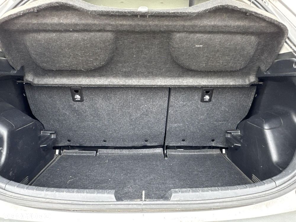 Toyota Yaris - 14