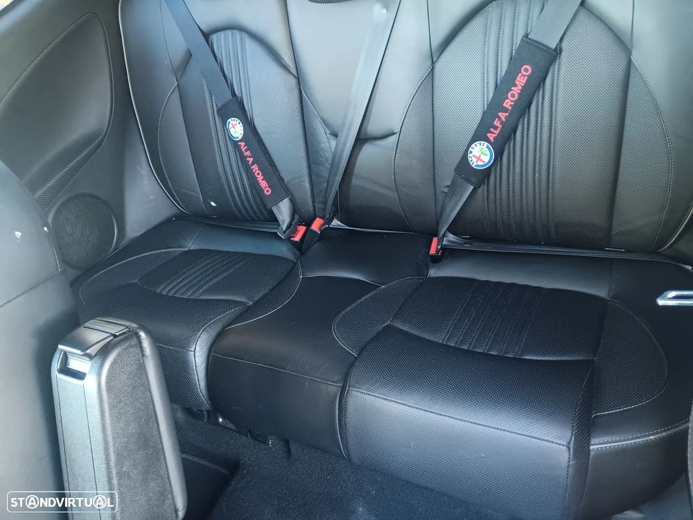 Alfa Romeo MiTo 1.3 JTD Distinctive - 13