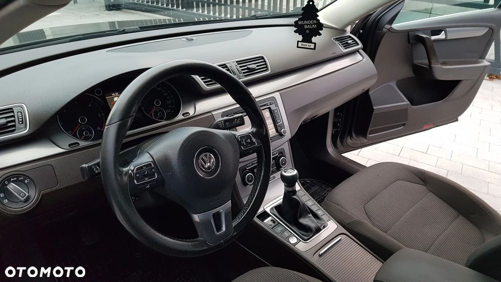Volkswagen Passat 2.0 TDI DPF Highline - 17