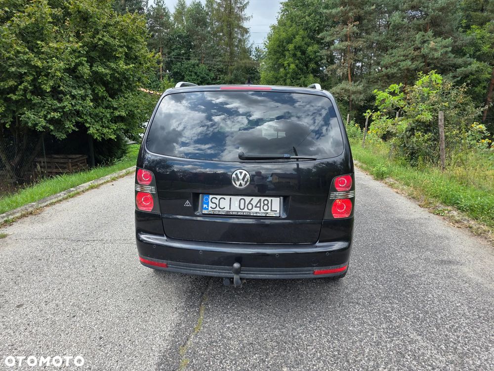 Volkswagen Touran - 8