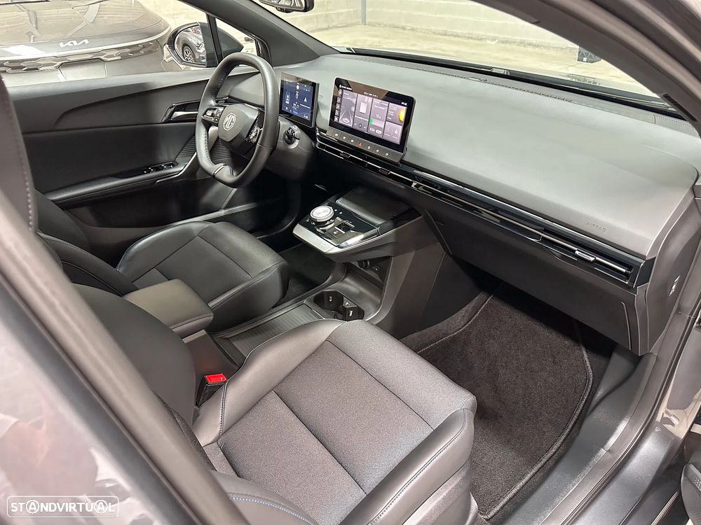 MG MG4 77 kWh Extended Range Luxury - 11