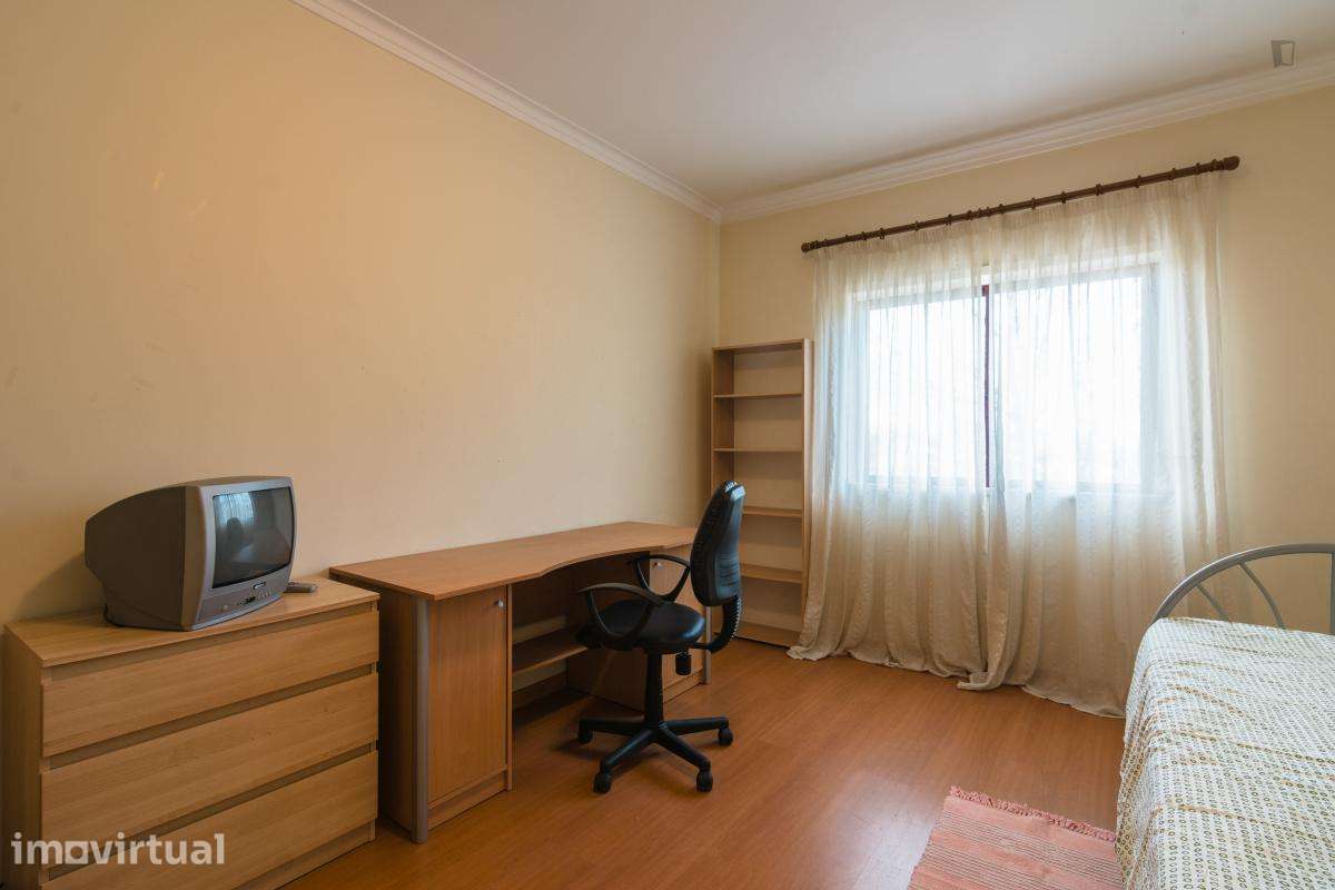 Quarto - localizado em Caparica Lisbon - Grande imagem: 5/33