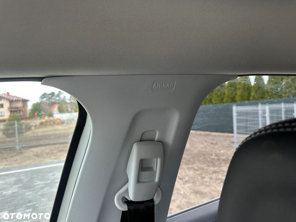 Peugeot 2008 PureTech 110 GPF EAT6 Black Edition - 30