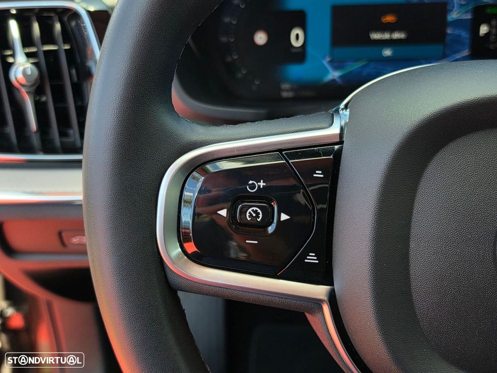 Volvo S60 2.0 T8 PHEV Plus Bright AWD - 24