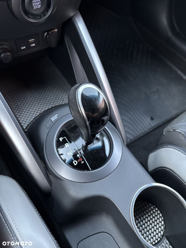 Hyundai Veloster - 12