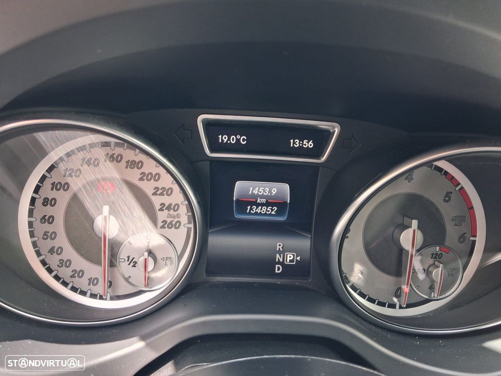 Mercedes-Benz GLA 200 (CDI) d 4Matic 7G-DCT Urban - 7