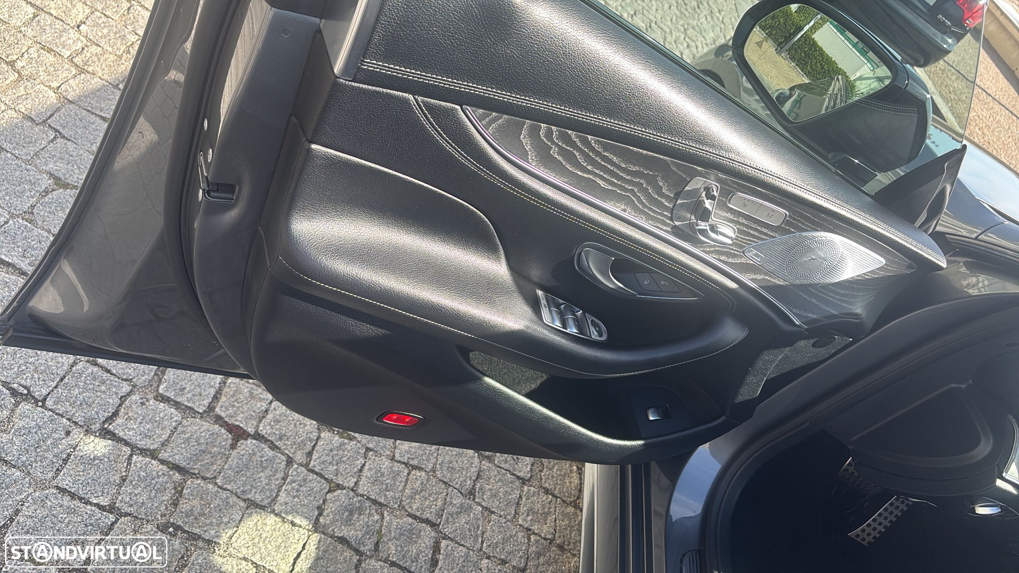 Mercedes-Benz 350 - 14