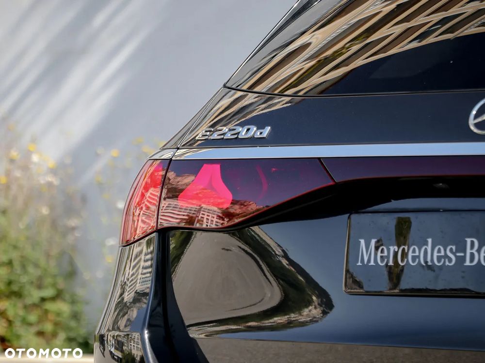 Mercedes-Benz Klasa E 220 d mHEV AMG 9G-Tronic - 13