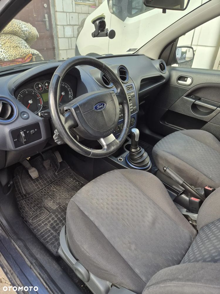 Ford Fiesta 1.4 TDCi Ambiente - 2