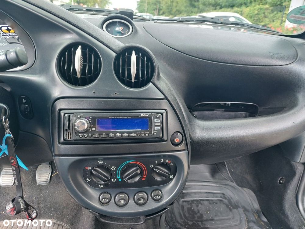 Ford Streetka - 10