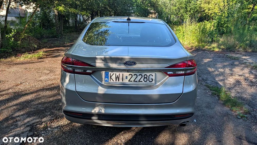 Ford Fusion - 16