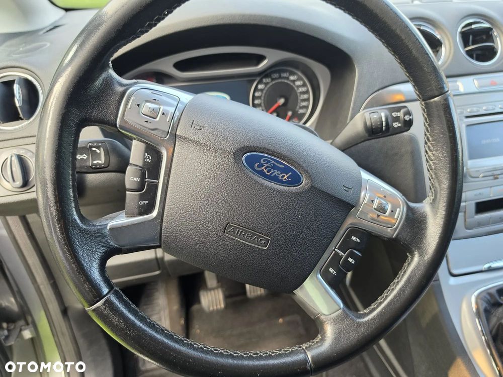 Ford S-Max - 21