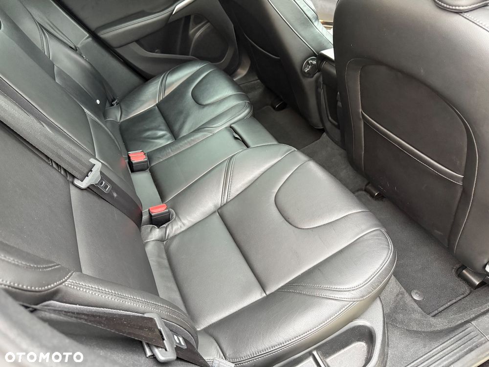 Volvo V40 D3 Inscription - 22