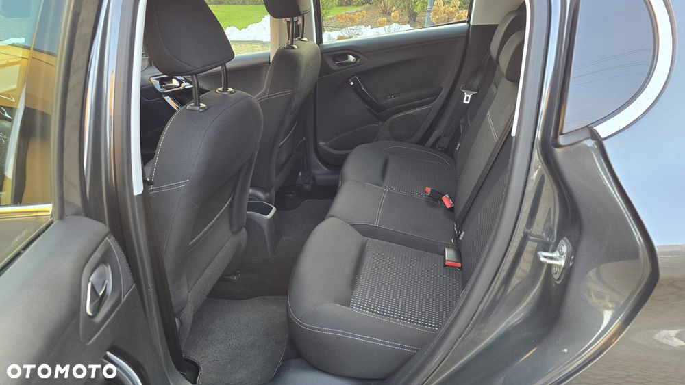 Peugeot 208 1.2 PureTech GPF Signature S&S - 20