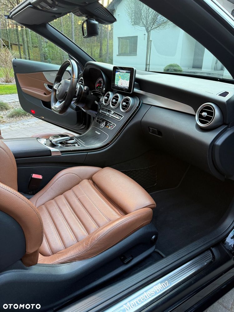 Mercedes-Benz Klasa C 200 4Matic 9G-TRONIC - 24