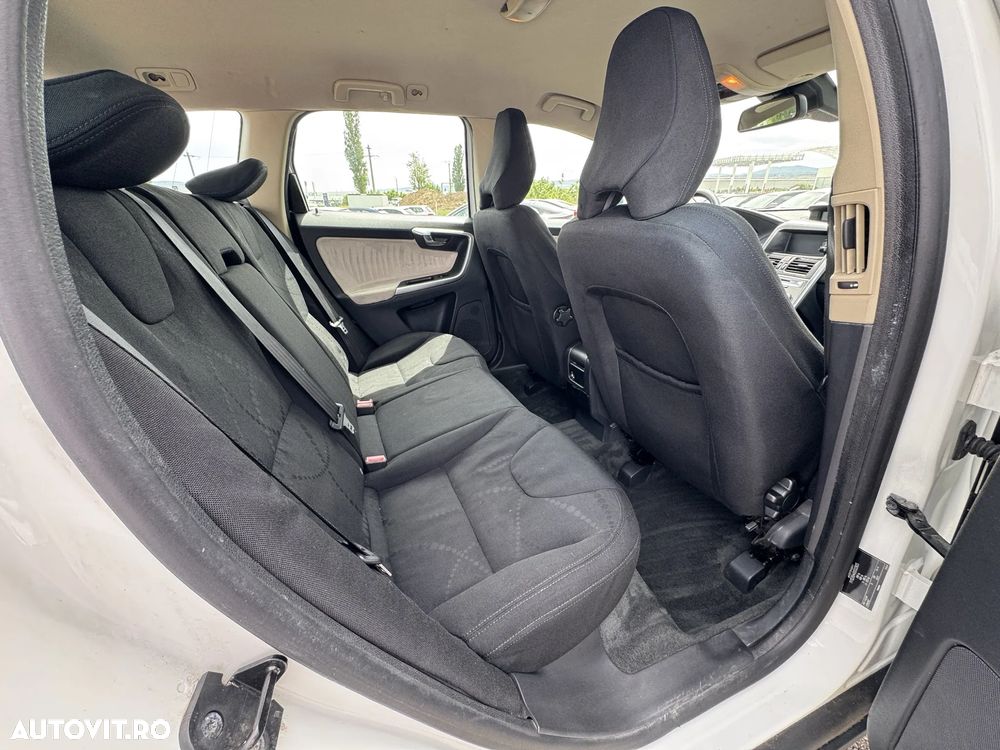 Volvo XC 60 2.4D AWD Aut. - 19
